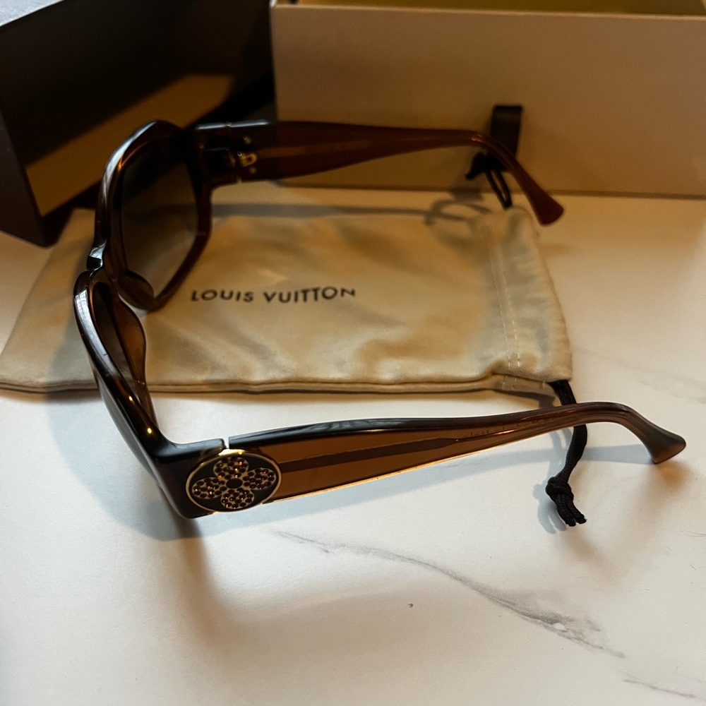 Louis Vuitton Hortensia Sunglasses - Picture 8 of 13